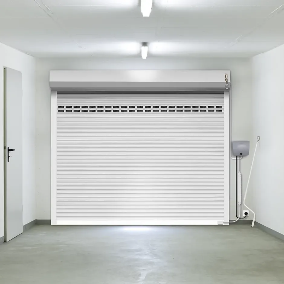Porte de garage motorisée enroulable aluminium Ambre Blanc H.200 x L.300 cm avec hublots-Protecta Online