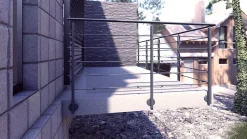 Kordo Poteau garde-corps pose latérale Prestio ral 7016