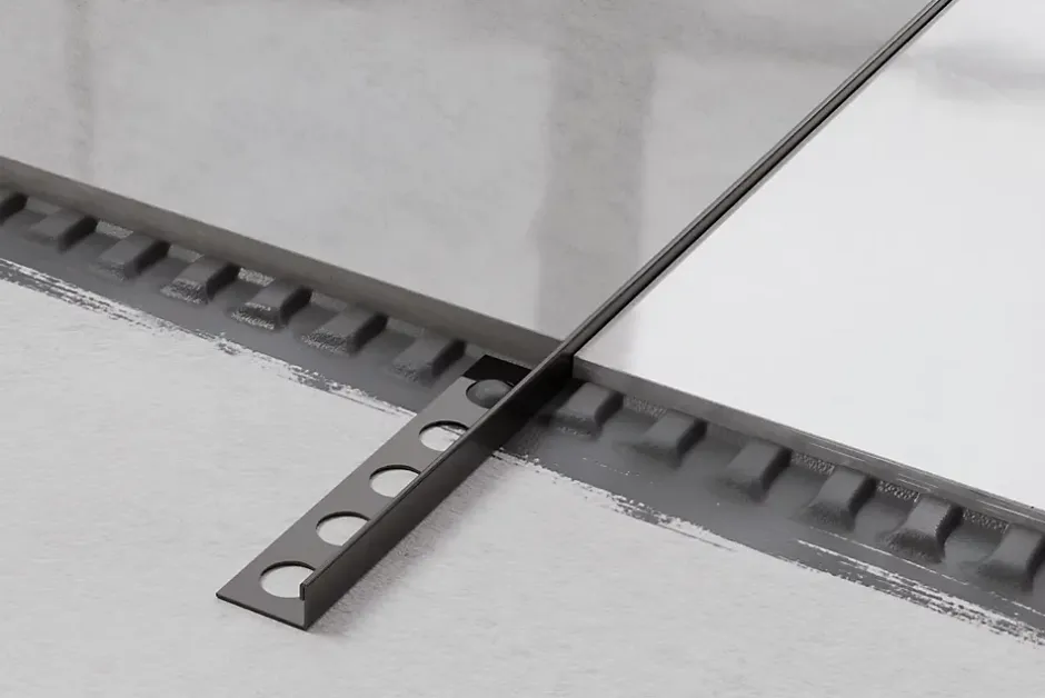 Ilcom Profil angulaire J en acier inoxydable pour les carreaux 8mm x 2700mm - gunmetal