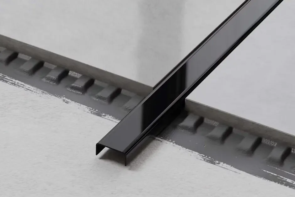 Profilé décoratif C en acier inoxydable pour carrelage Noir poli - 40 mm x 2700 mm x 0,65 ep.-Ilcom