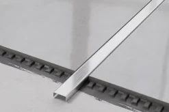 Profilé décoratif C en acier inoxydable pour carrelage Argent satiné - 40 mm x 2440 mm x 0,65 ep.-Ilcom Hot