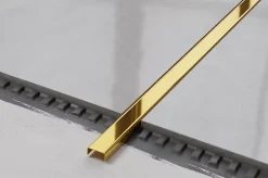 Ilcom Profilé décoratif C en acier inoxydable pour carrelage Or poli - 10 mm x 2700 mm x 0,65 ep.