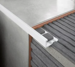 Profilé de carrelage intérieur droit PVC blanc lisse L.2,5m x l.2,28cm x ep.8mm-Diall Outlet