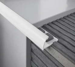 Diall Profilé de carrelage intérieur rond PVC blanc lisse L.2,5m x l.2,7 cm x ep.9mm