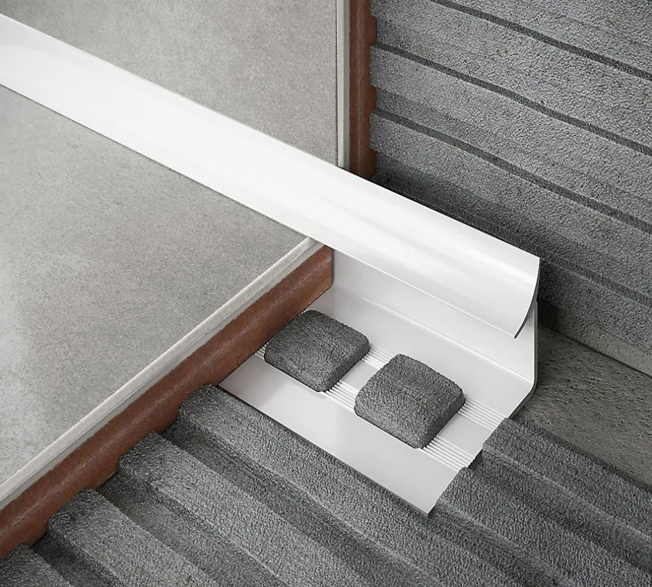 Diall Profilé de carrelage intérieur rond PVC blanc lisse L.2,5m x l.3cm x ep.6mm