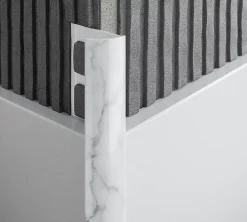 Diall Profilé de carrelage intérieur rond PVC blanc marbré lisse L.2,5m x l.2,7 cm x ep.9mm