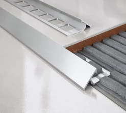 Diall Profilé de rattrapage extérieur droit aluminium brut argent lisse 32mmx100cm