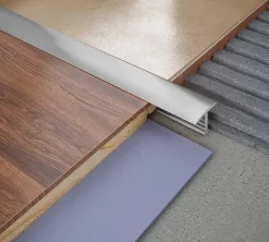 Diall Profilé de transition intérieur droit aluminium effet chromé poli L.2,5m x l.1,4cm x ep.11mm