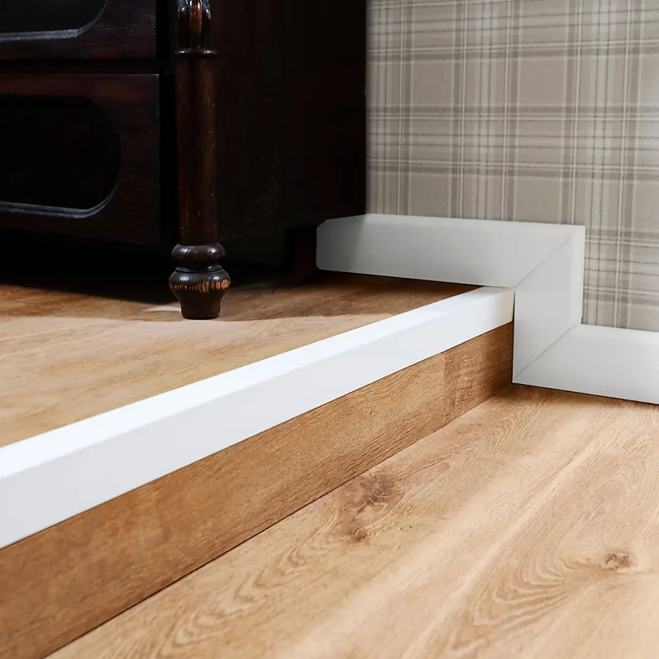 Quest Cornière PVC 35x18 mm de protection et de décoration, baguette d'angle de finition, profilé L, KT, rigide, blanc, 200 cm