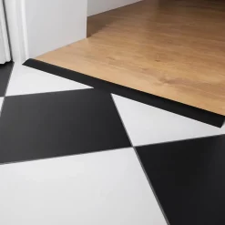Quest Profil de rampe flexible en PVC autocollant pour carrelages et moquettes, Marron