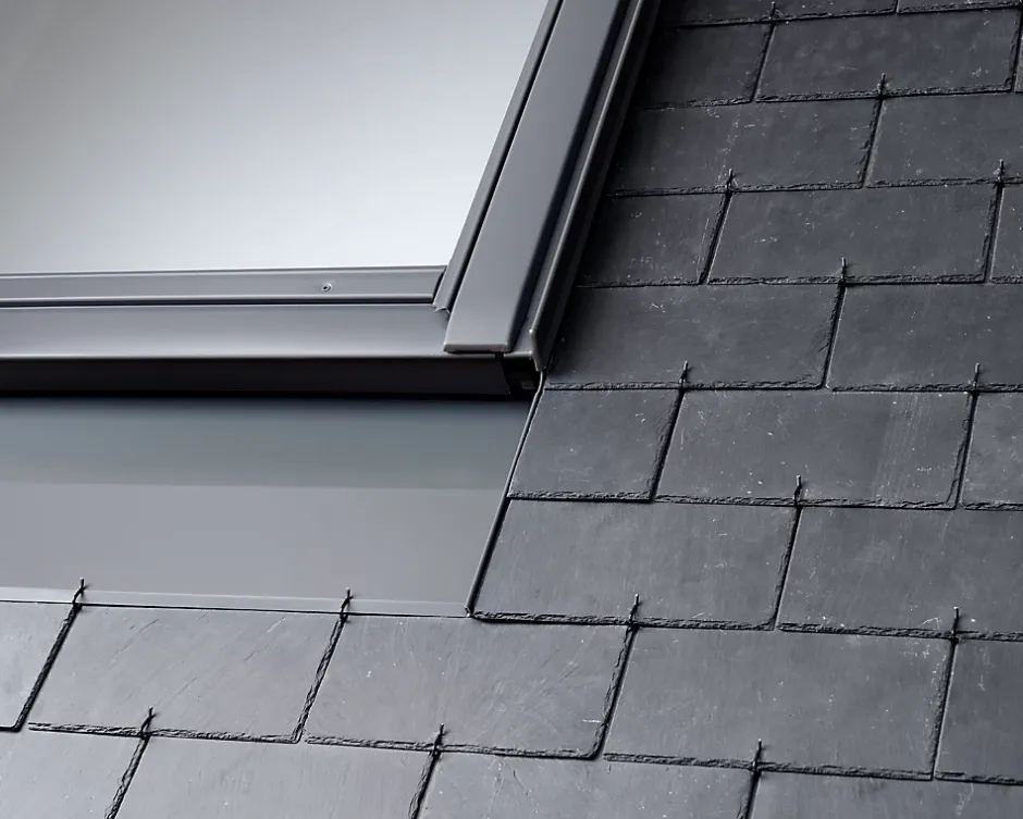 Velux Raccord fenêtre de toit simple sur ardoises EDN SK08 gris