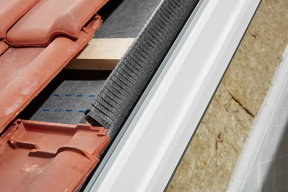 Velux Raccord fenêtre de toit simple sur tuiles EDW UK08 gris