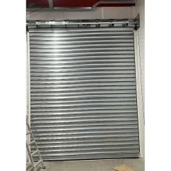 Rideau Métallique Galvanisé Motorisé 220V Lames Pleines 7/10ème L4500 H1500 CLASSIC-4M