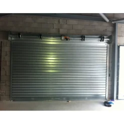 Rideau Métallique Galvanisé Motorisé 220V Lames Pleines 7/10ème L2000 H2500 CLASSIC-4M Sale