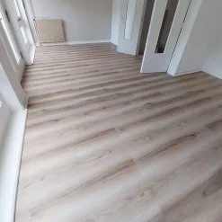 Sol PVC clipsable avec sous couche intégrée- GARANTIE 20 ans - Clair nuance - Dimensions L 122 cm x l 23 cm - Epaisseur 5,5 mm-Rentside Best