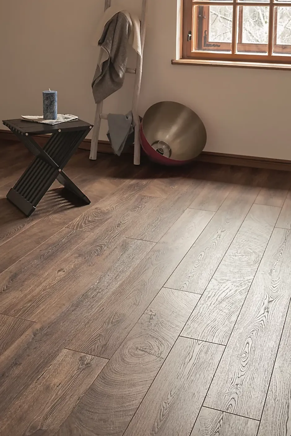 GoodHome Sol stratifié à clipser Lydney chêne brun 12 mm - L.138 x l.15.9 cm