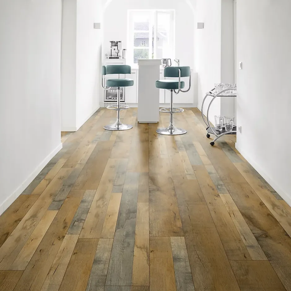 GoodHome Sol stratifié à clisper Barnwood effet chêne structurée L.138.3x19,3 cm Ep.8mm