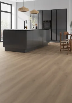 GoodHome Sol stratifié Bolton , passage intense AC5, effet chêne brun, L.126,1 cm x l.24,4 cm x ép.10 mm, résistant à l'eau