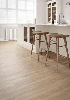 Sol stratifié Bryce , passage intense AC5, effet chêne miel, L.129,2cm x l.19,3cm ép.8 mm, résistant à l'eau-GoodHome Clearance