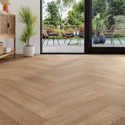 Sol stratifié Cajun bâton rompu, passage intense AC5, effet chêne, L.64,4 cm x l.12,2 cm x ép.8 mm, résistant à l'eau- Clearance