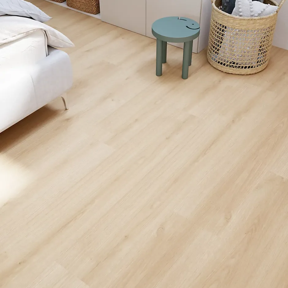 Sol stratifié Clover , passage modéré AC3, effet chêne blond, L.138,3 cm x l.19,3 cm x ép.7 mm-GoodHome Hot