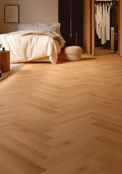 Sol stratifié Dorado bâton rompu , passage intense AC5, effet chêne blond, L.64,4 cm x l.14,3 cm x ép.8 mm, résistant à l'eau-Homflor New