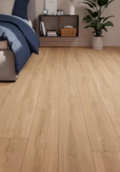 Sol stratifié Dronfield , passage élevé AC4, effet chêne clair, L.128,5 cm x l.28 cm x ép.8 mm-GoodHome Discount