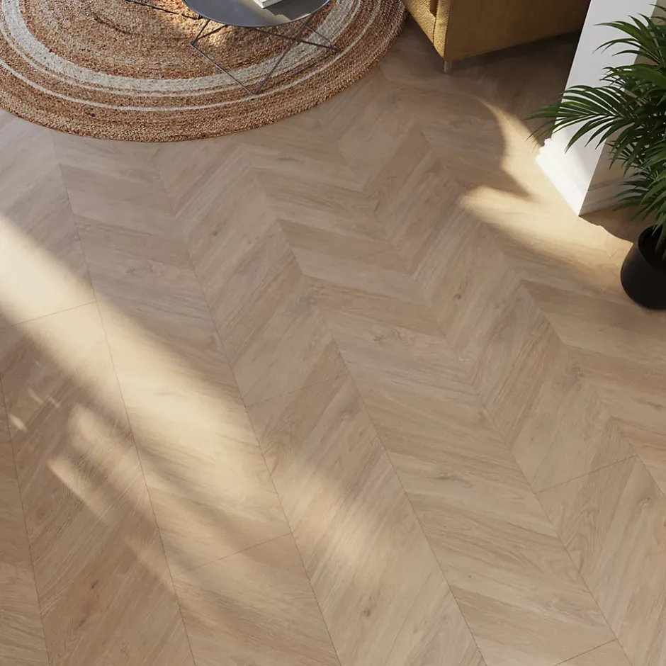 GoodHome Sol stratifié Leyton , passage intense AC5, effet chêne, L.133 cm x l.32,2 cm x ép.10 mm, résistant à l'eau