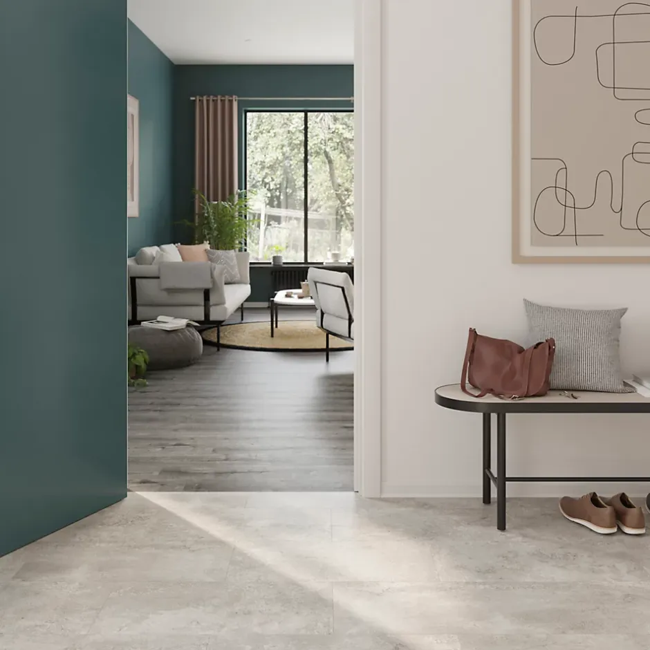 GoodHome Sol stratifié Rowley , passage élevé AC4, effet chêne grisé, L.129,2 cm x l.19,3 cm x ép.8 mm, résistant à l'eau