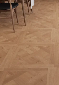 GoodHome Sol stratifié Turnbull , passage intense AC5, effet chêne blond, L.120 cm x l.60 cm x ép.10 mm, résistant à l'eau