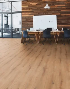 Krono Original Sol stratifié Vista , passage intense AC5, coloris chêne doré, L. 128,8 cm x l. 19,5 cm ép.8 mm, résistant à l'eau