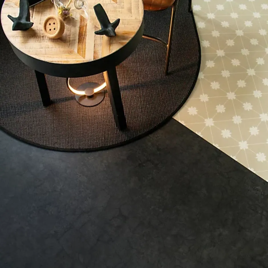 Décoweb Sol vinyle Aspect béton vieilli noir minéral - Rouleau de 2m x 3m