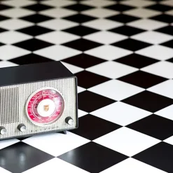 Décoweb Sol Vinyle effet damier diagonal Noir et blanc - Rouleau de 4m x 5m