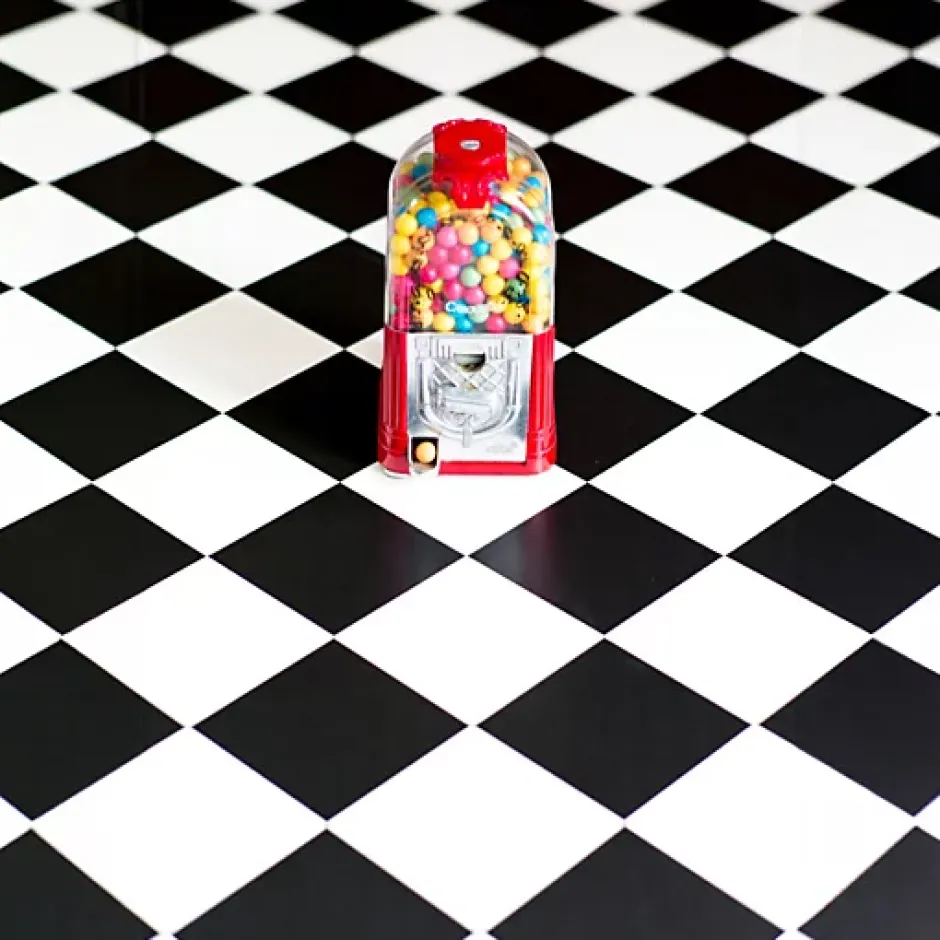 Décoweb Sol Vinyle effet damier diagonal Noir et blanc - Rouleau de 3m x 3m