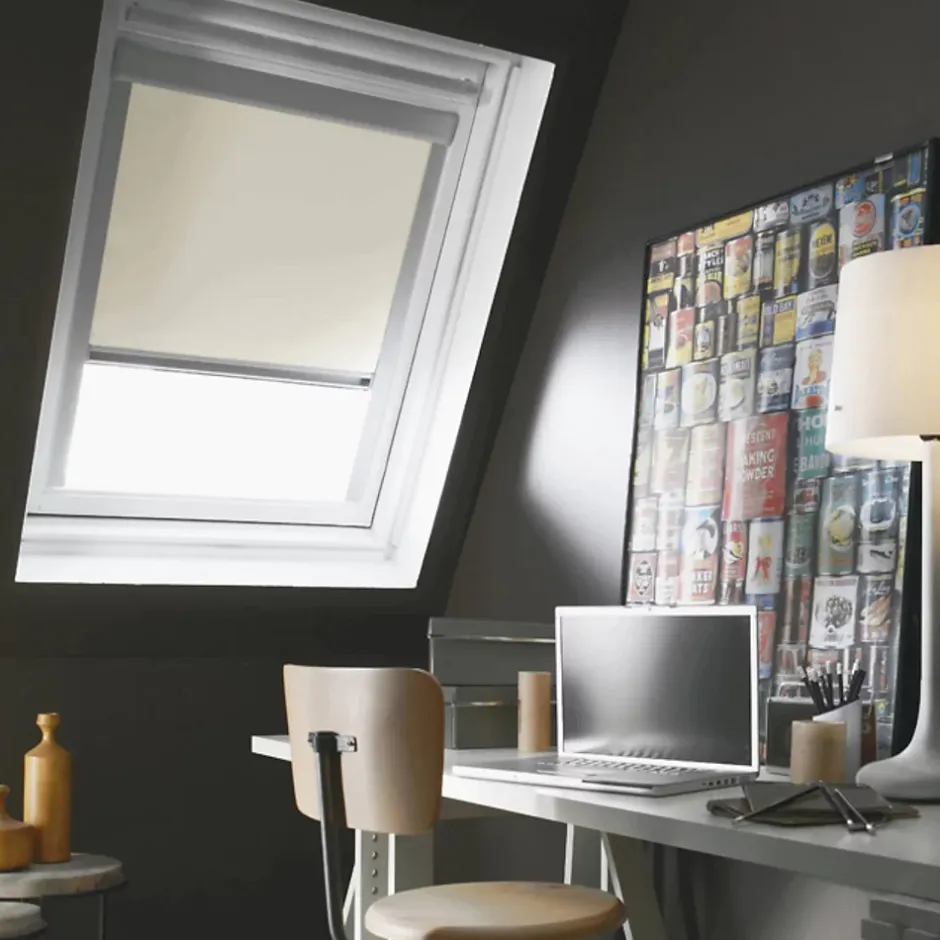 Store fenêtre de toit occultant compatible VELUX K SK06 97x98cm Beige - MADECO-Protecta Online