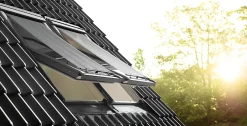 Store pare-soleil extérieur fenêtre de toit MHL 5060 CK00 gris-Velux