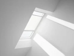 Velux Store plissé fenêtre de toit FHL UK04 134 x 98 cm