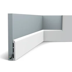 Orac Decor SX184 Plinthe - 11x1,3x200cm (h x p x L) - plinthe décorative polymère Carton 8 pièces / RAL9003