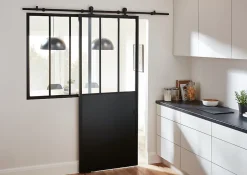 Système coulissant noir Indus pour porte- Sale