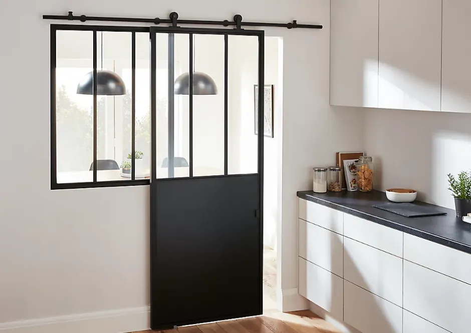 Système coulissant noir Indus pour porte- Sale