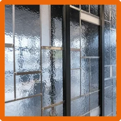 MySystem Verrière 4 verres Chicago - L x H : 135 x 125 cm - Laqué effet rouille granité - verre Clair inclus