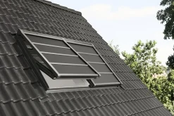 Volet roulant souple pour fenêtre de toit, gris anthracite, à énergie solaire, l.78 x H.140 cm, SSS MK08 0000S-Velux Sale